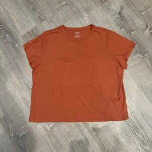 Arizona Jean Company  Women's Short Sleeve Tee in Rust NWOT